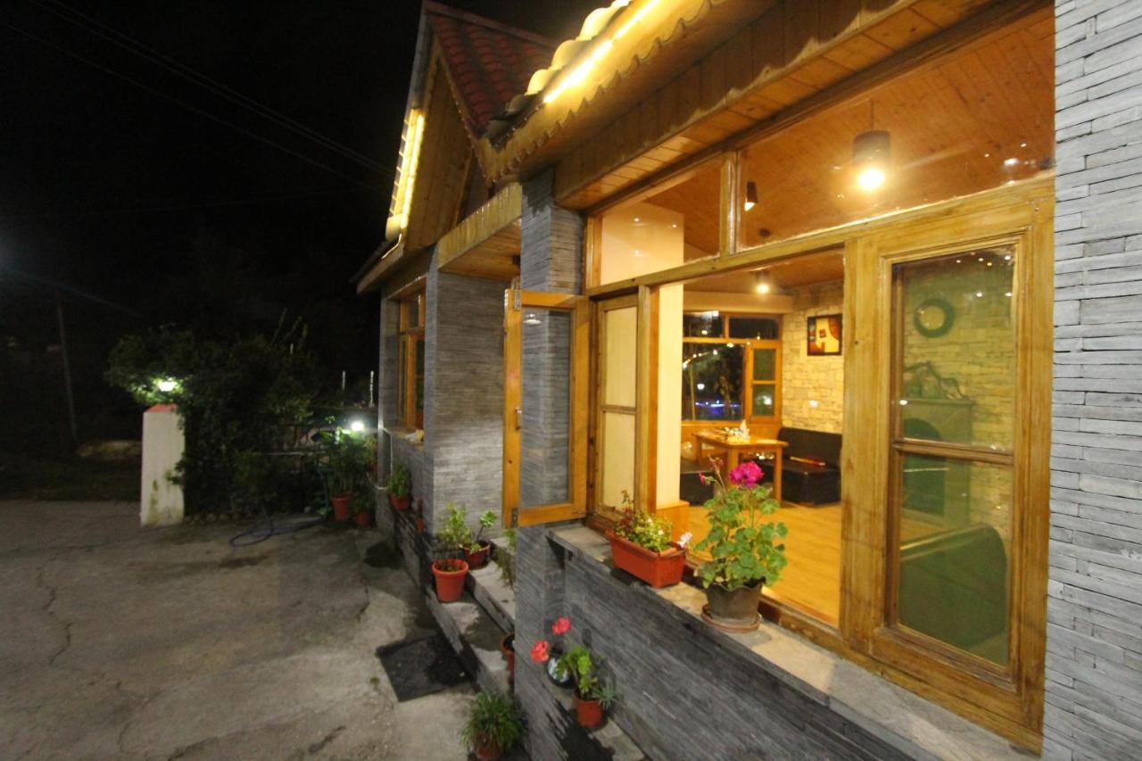 Holiday Hill Mountain View With Balcony McLeod Ganj Exterior photo